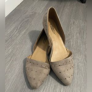 Seychelles Taupe rhinestone point toe flat size 7